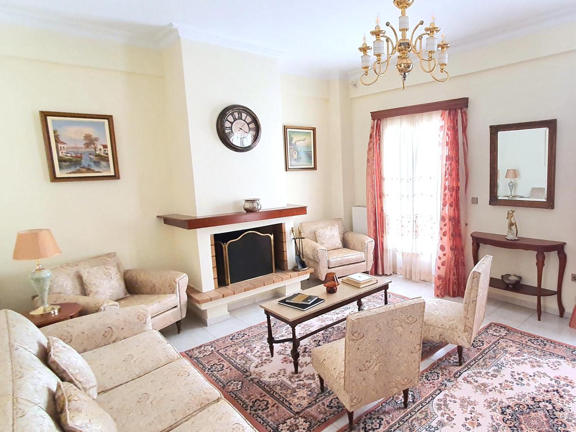Mando Patrasso - Classical Apartment In The Center Of Patras With Free Parking エクステリア 写真