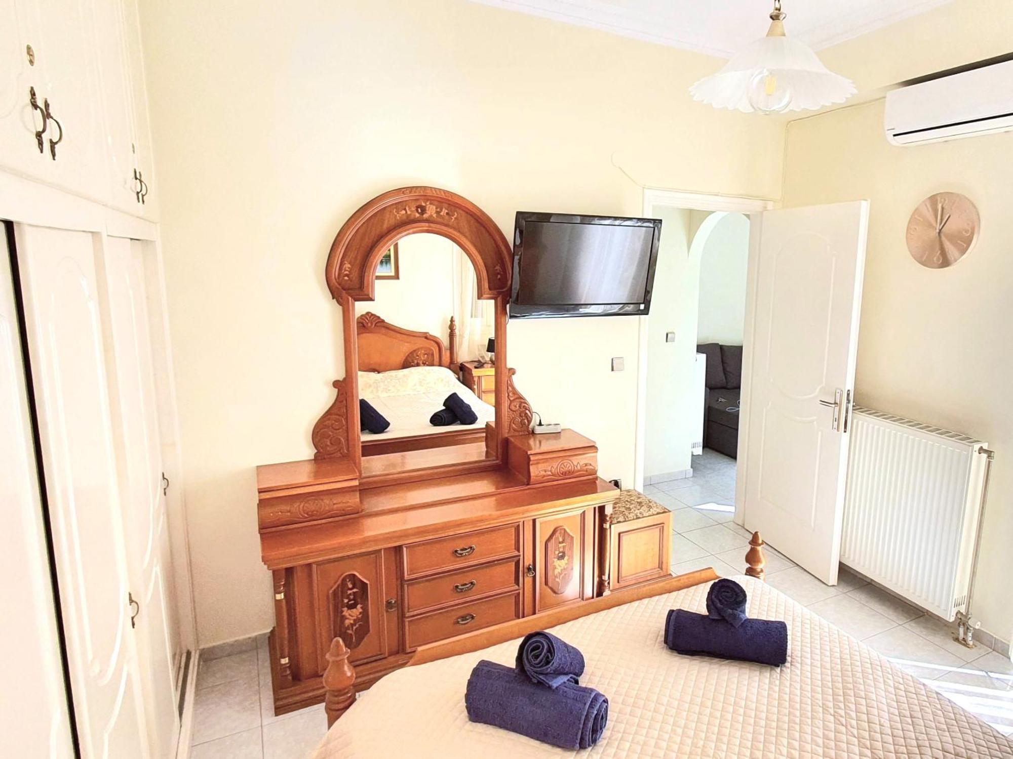 Mando Patrasso - Classical Apartment In The Center Of Patras With Free Parking エクステリア 写真